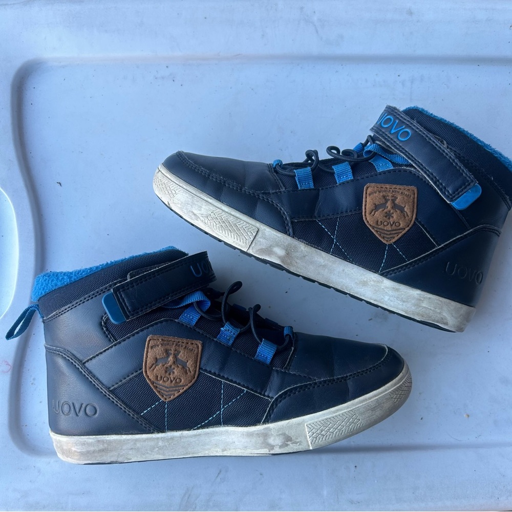 UOVO Kids Black and‎ Blue High-Top Sneakers